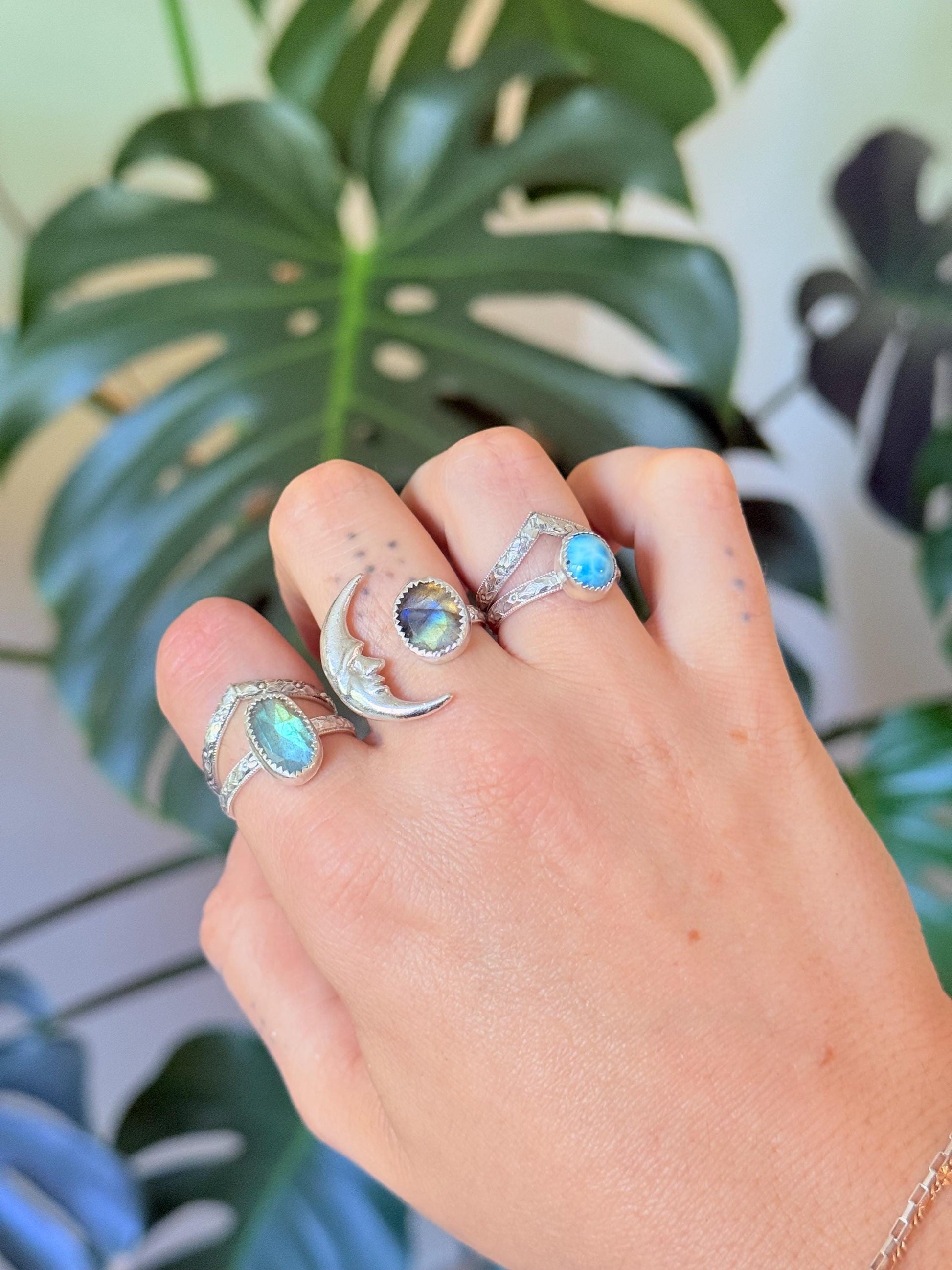 La Luna Labradorite Adjustable/bypass Ring in sterling