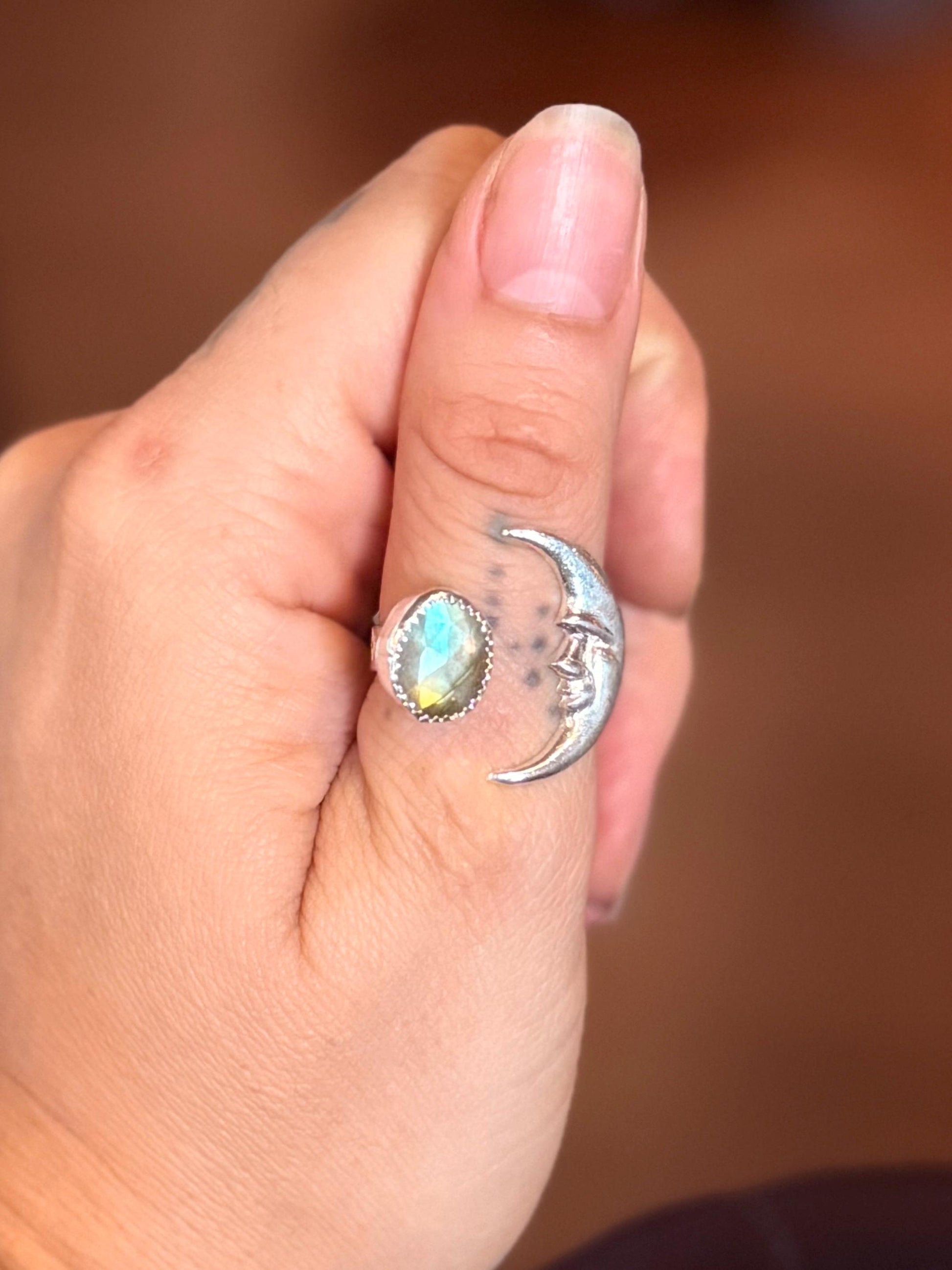 La Luna Labradorite Adjustable/bypass Ring in sterling