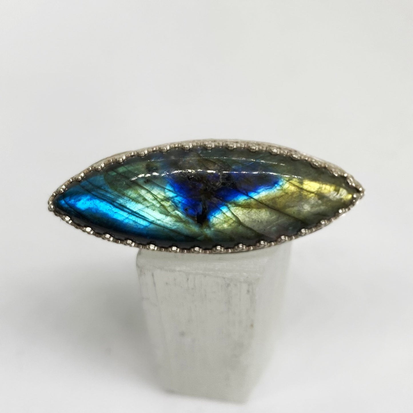 Labradorite third eye ring • silver eye ring • labradorite eye • size 7 • unique labradorite ring • big labradorite ring