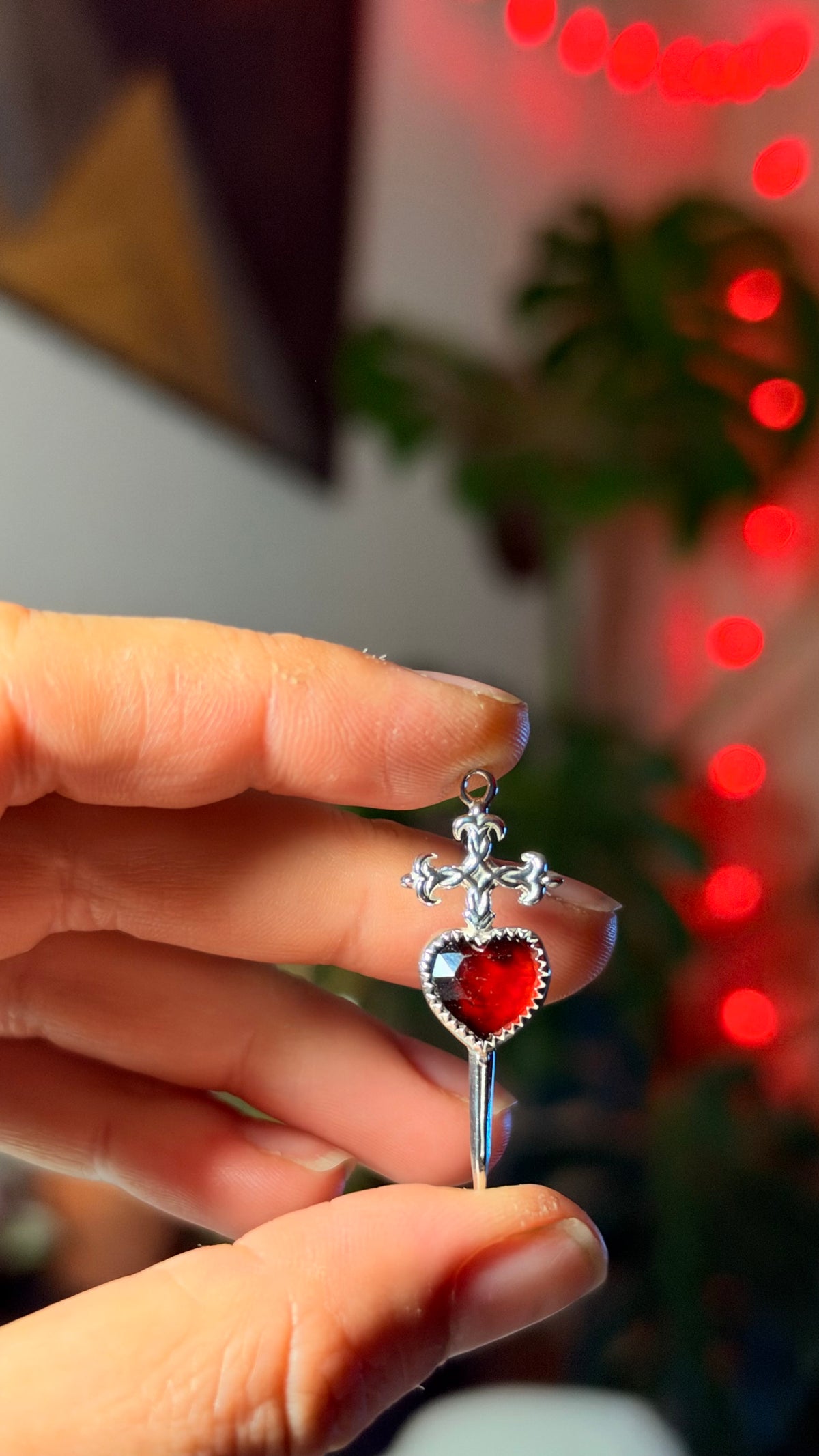 Bleeding Hearts Gartnet Necklace