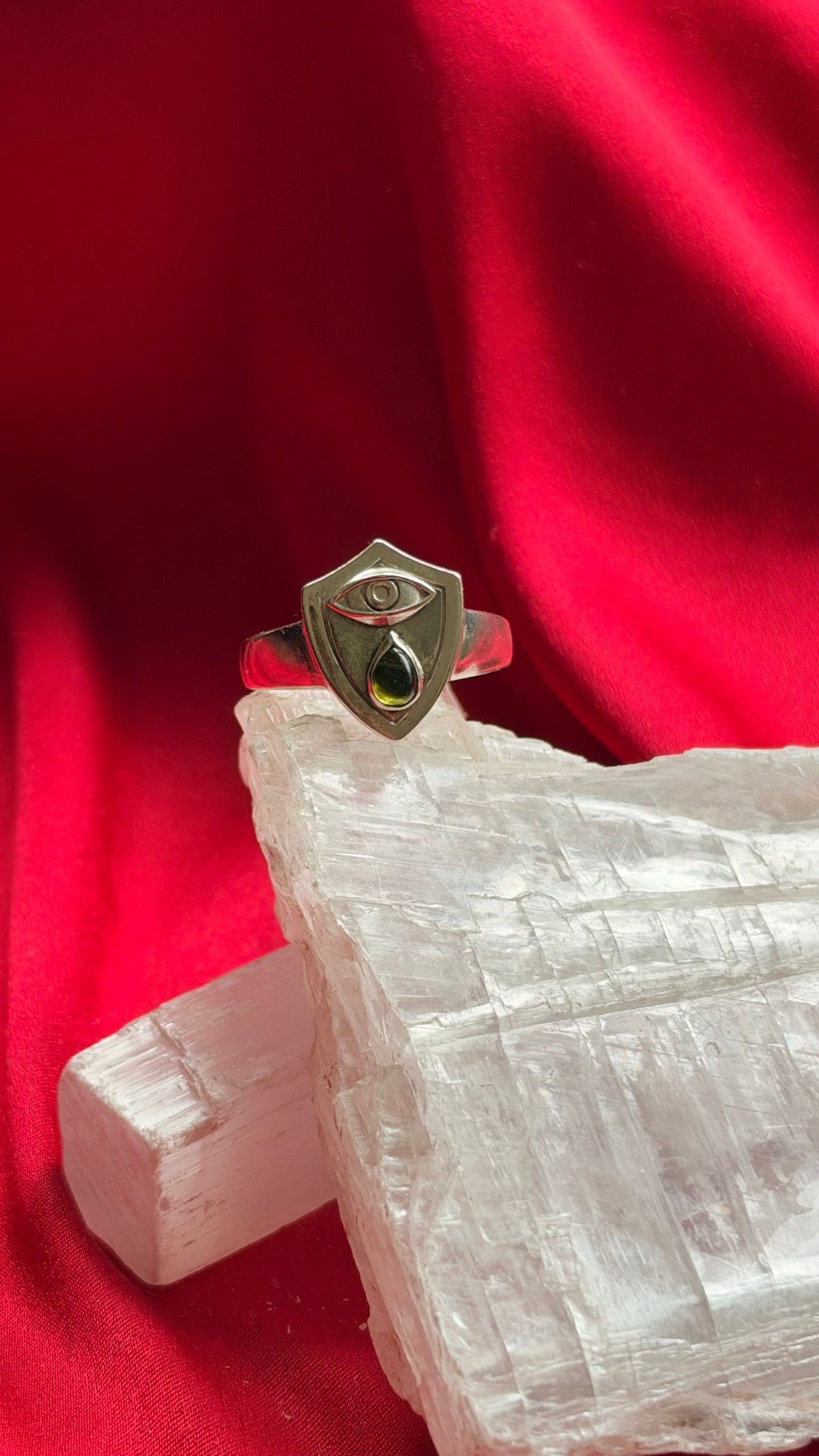 Earths Tears• Unisex Signet Ring size 11• Eye ring • Mens signet ring