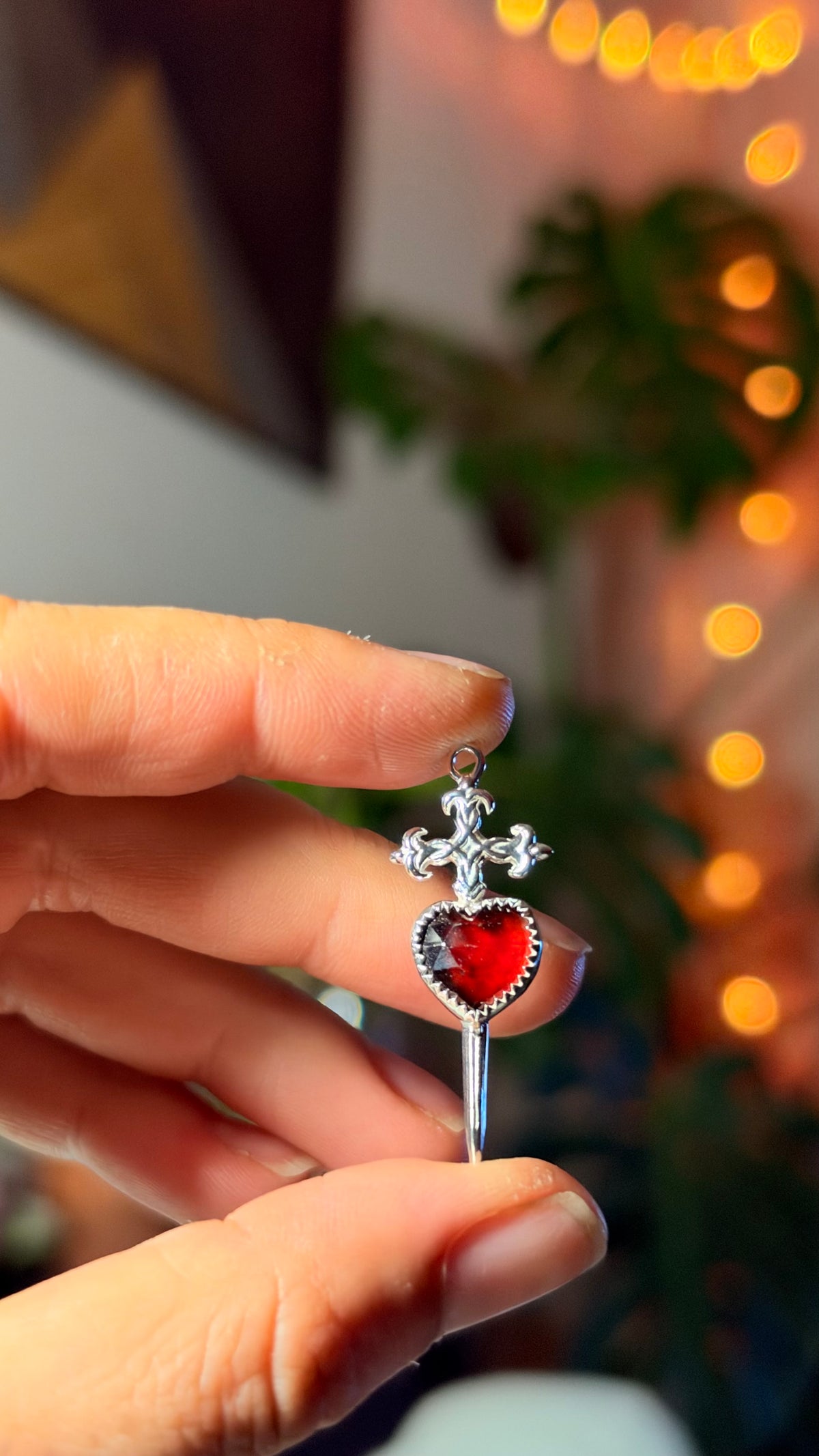Bleeding Hearts Gartnet Necklace