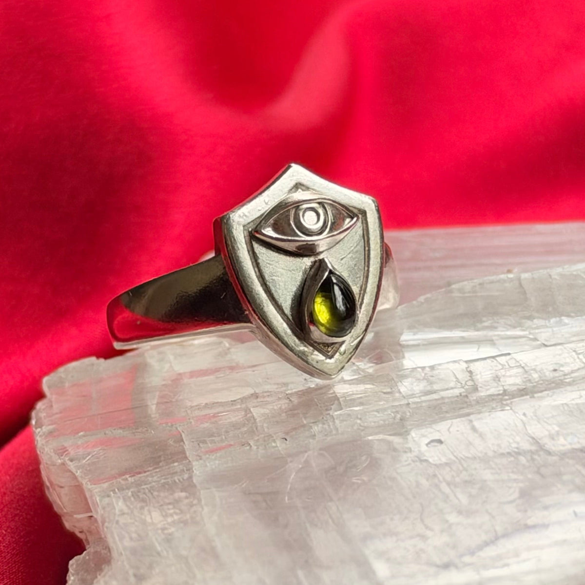 Earths Tears• Unisex Signet Ring size 11• Eye ring • Mens signet ring