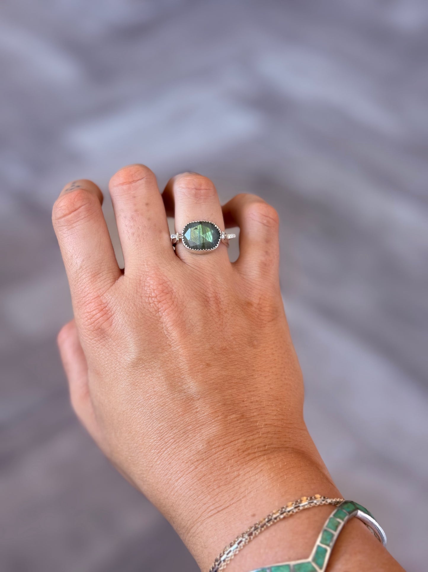 Labradorite flipping Fidget Ring