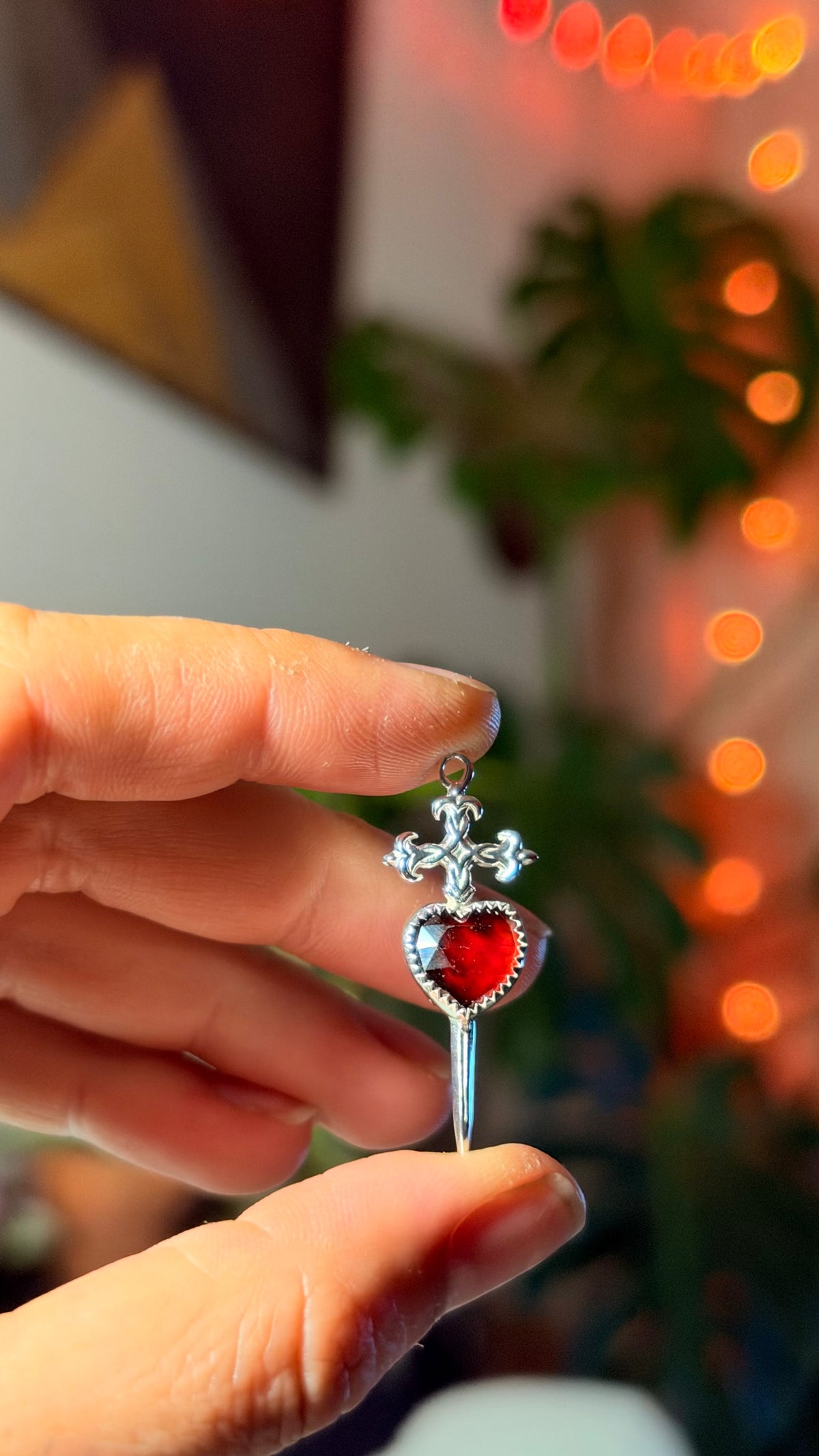 Bleeding Hearts Gartnet Necklace