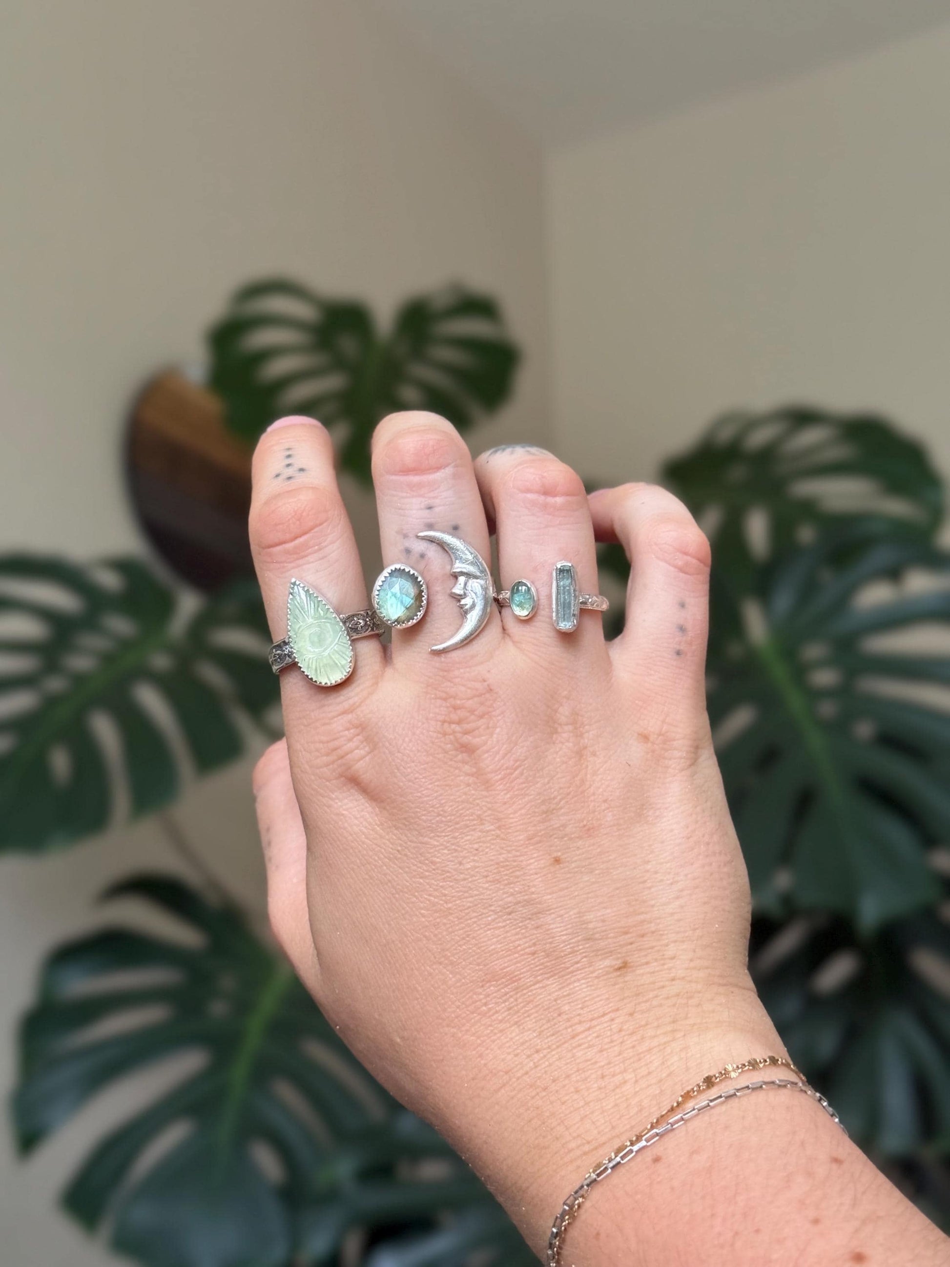 La Luna Labradorite Adjustable/bypass Ring in sterling