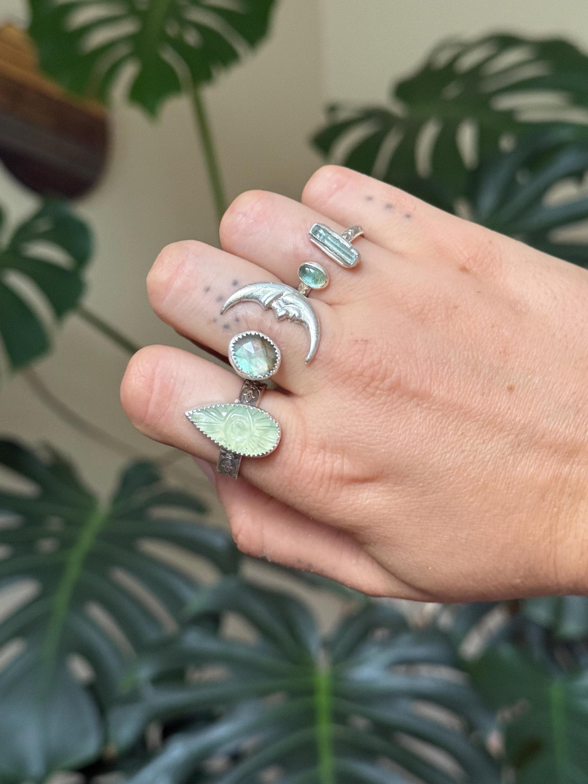 La Luna Labradorite Adjustable/bypass Ring in sterling