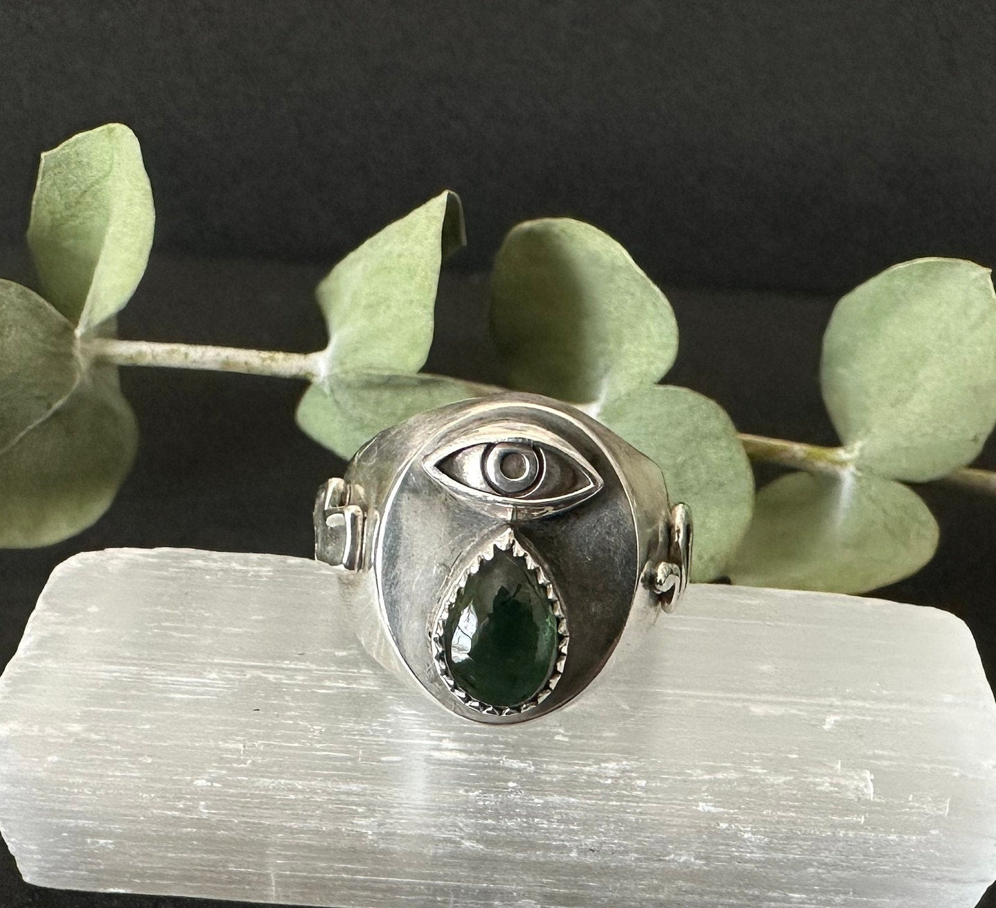 Tears of the Earth • Green Tourmaline Made to Order Ring • Eye Signet Ring • Unisex eye ring • Unisex Green ring • Green Stone Men’s Ring